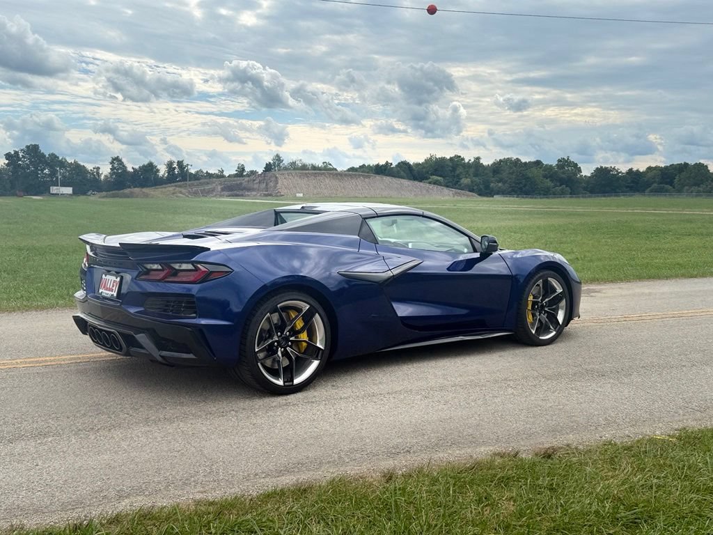 New 2027 Chevrolet Corvette Z06 RWD image 2