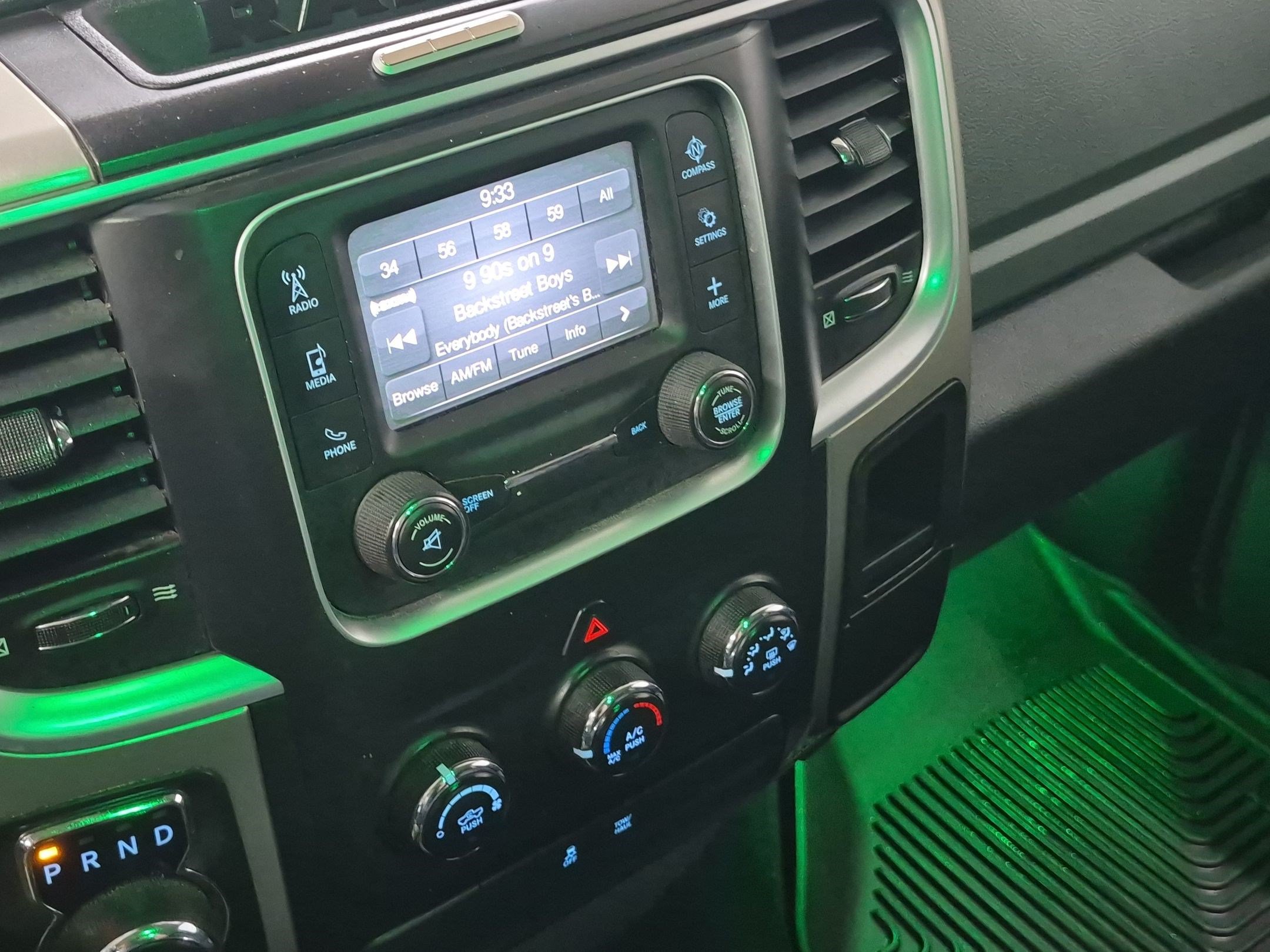Used 2014 RAM 1500 Classic SLT AWD/4WD image 25