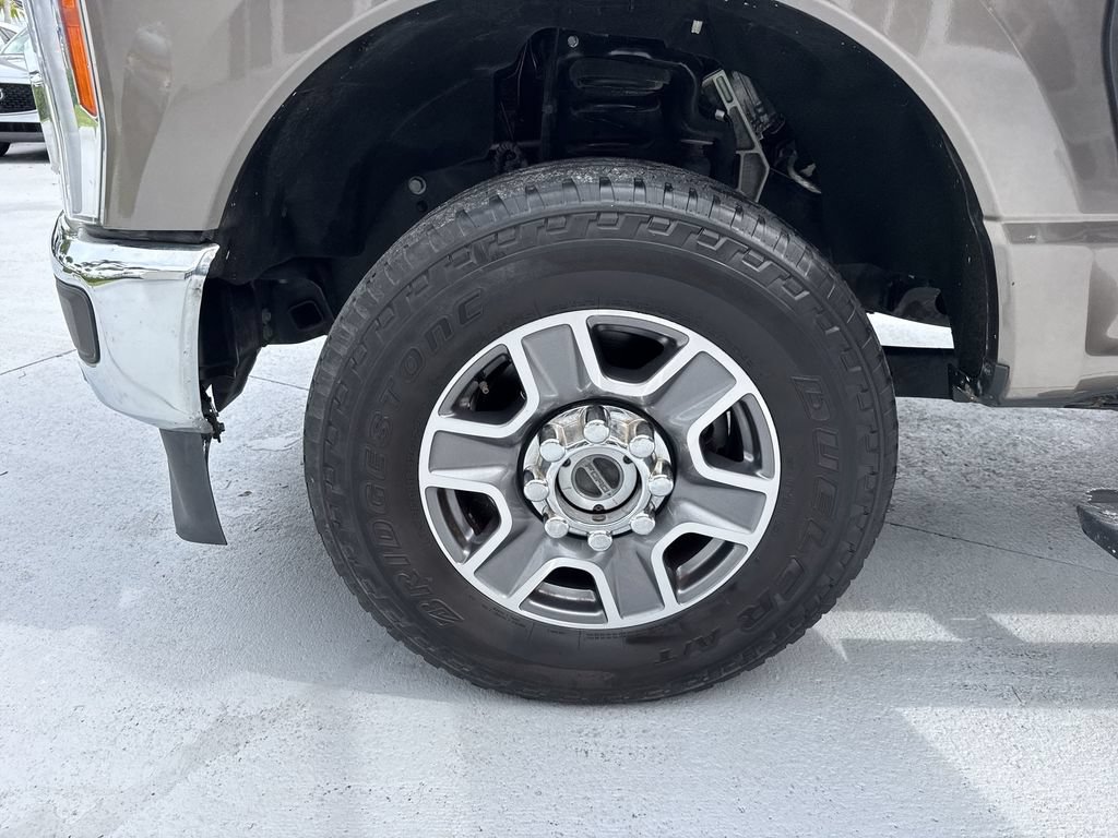 Used 2023 Ford F250 Lariat w/ Lariat Ultimate Package AWD/4WD image 59
