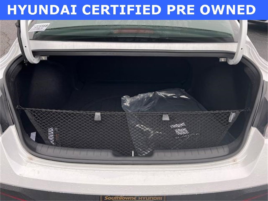 Certified 2025 Hyundai Elantra Sport image 18