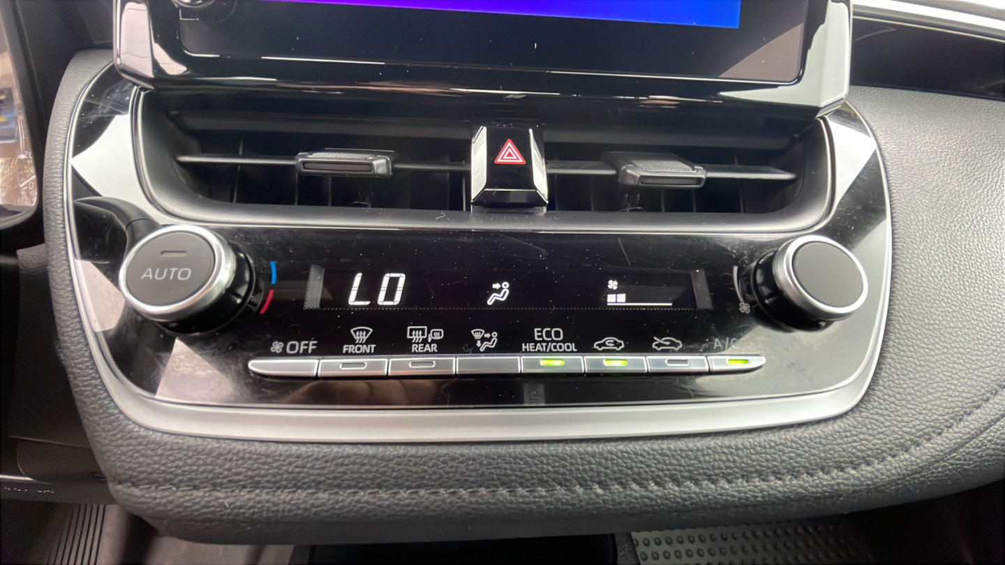 Certified 2025 Toyota Corolla SE w/ Convenience Package FWD image 40