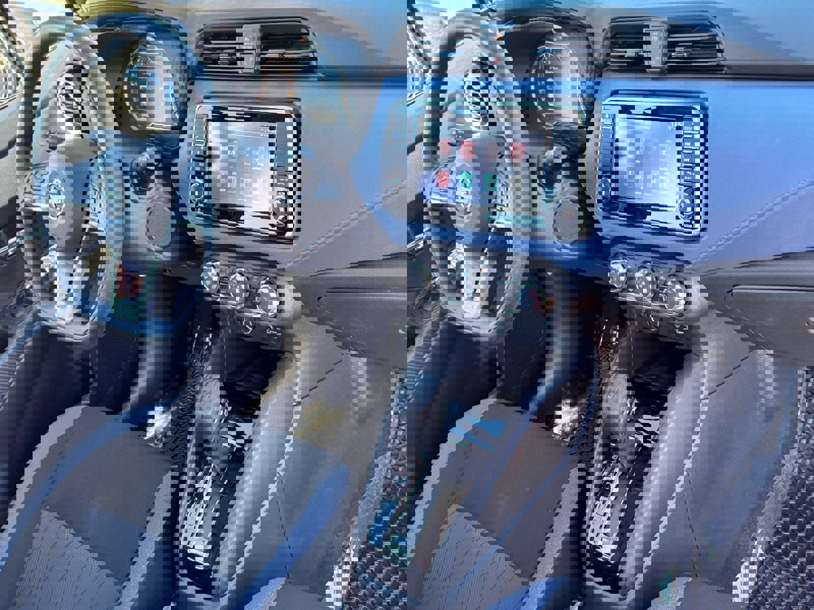 Certified 2025 Nissan Versa SV image 9