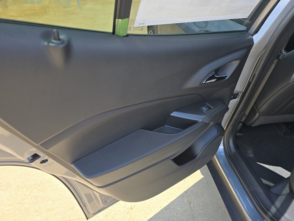 New 2026 Chevrolet Trax RS w/ Driver Confidence Package FWD image 11
