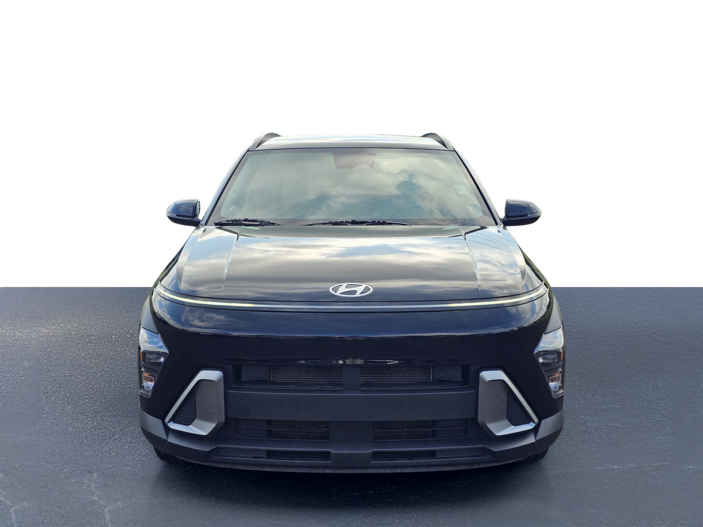 Used 2025 Hyundai Kona SEL FWD image 2