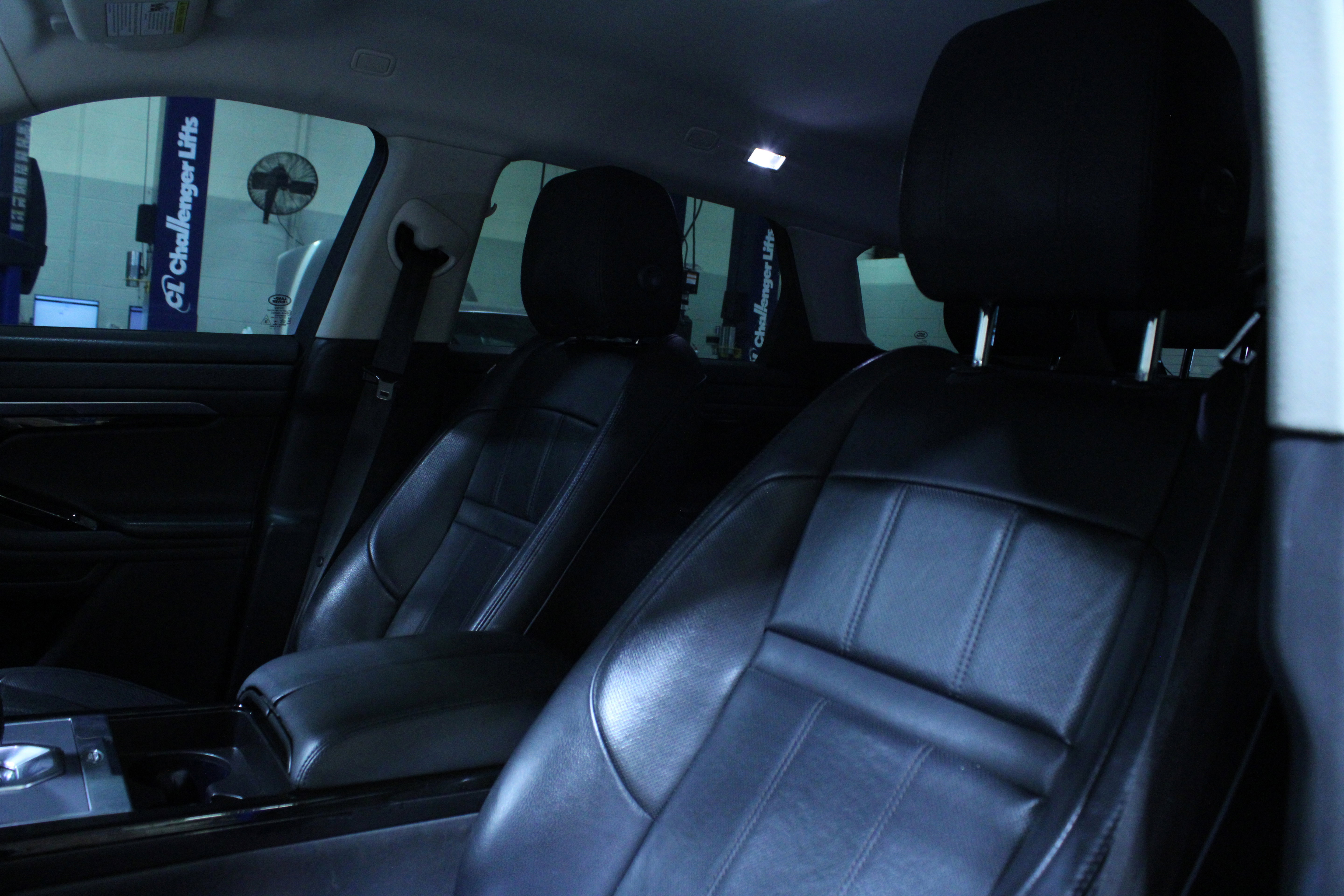 Used 2020 Land Rover Range Rover Evoque S image 10