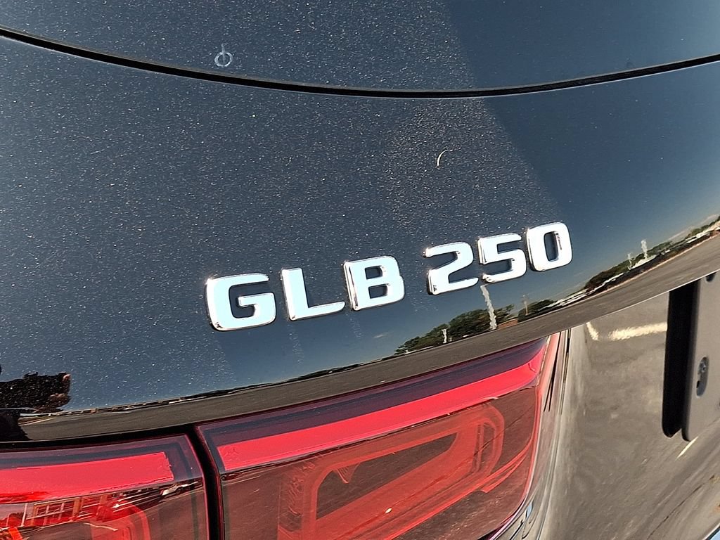 Used 2023 Mercedes-Benz GLB 250 4MATIC image 30