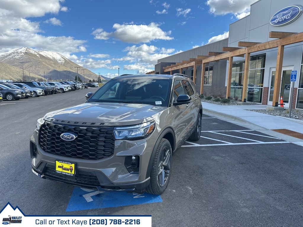 New 2026 Ford Explorer ST-Line w/ ST-Line Street Pack image 32