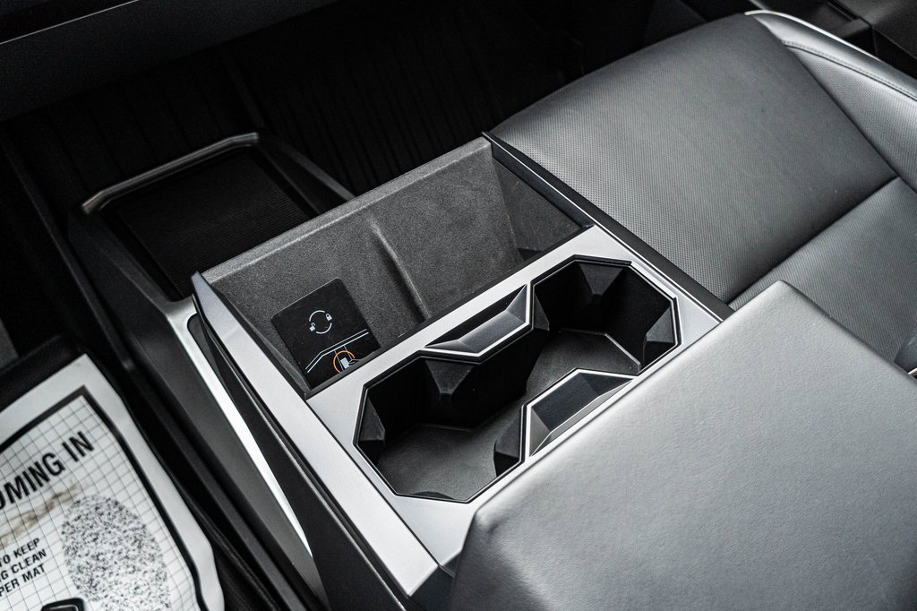 Used 2024 Tesla Cybertruck AWD Crew Cab image 9