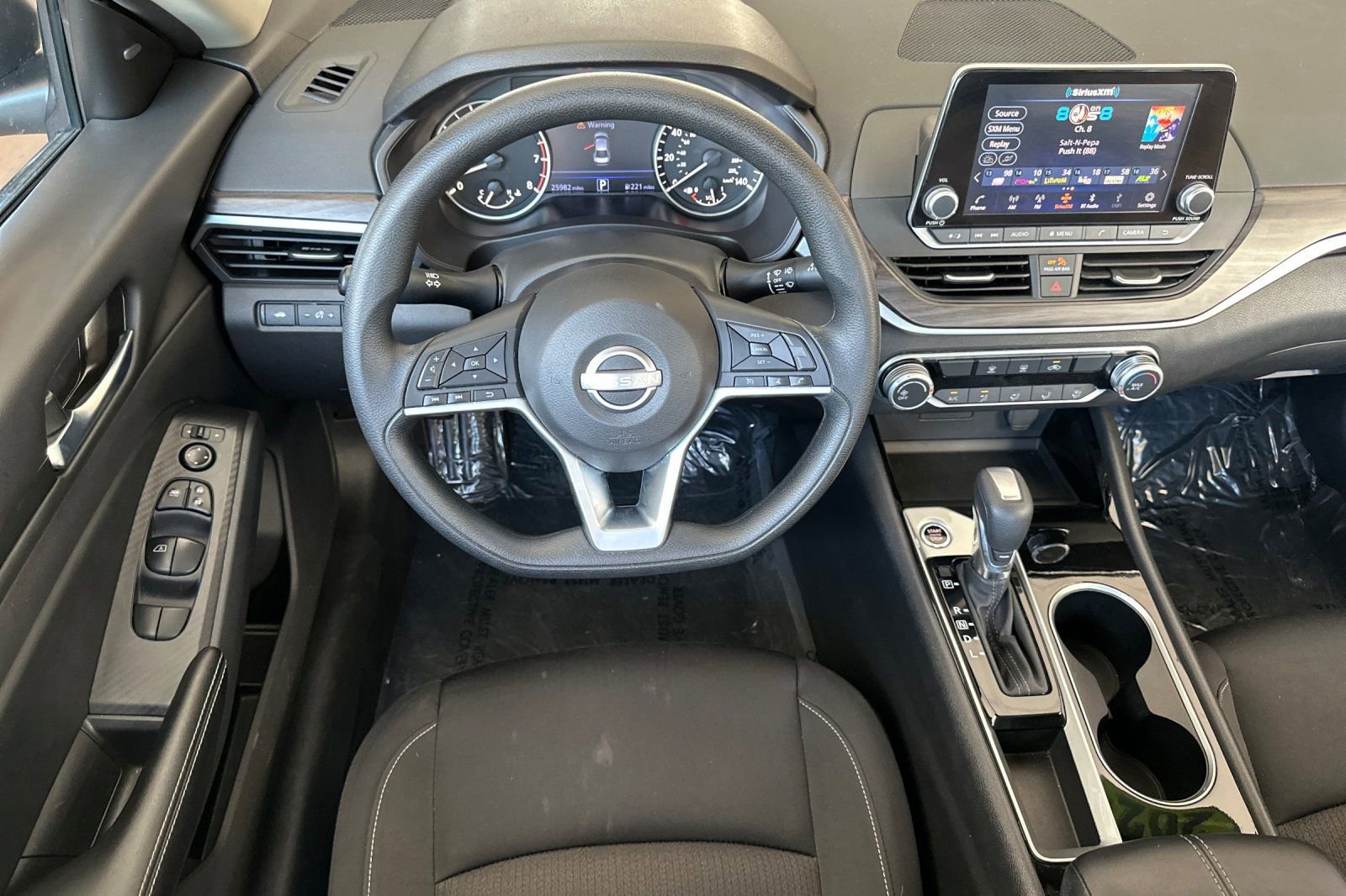 Used 2024 Nissan Altima 2.5 SV FWD image 12