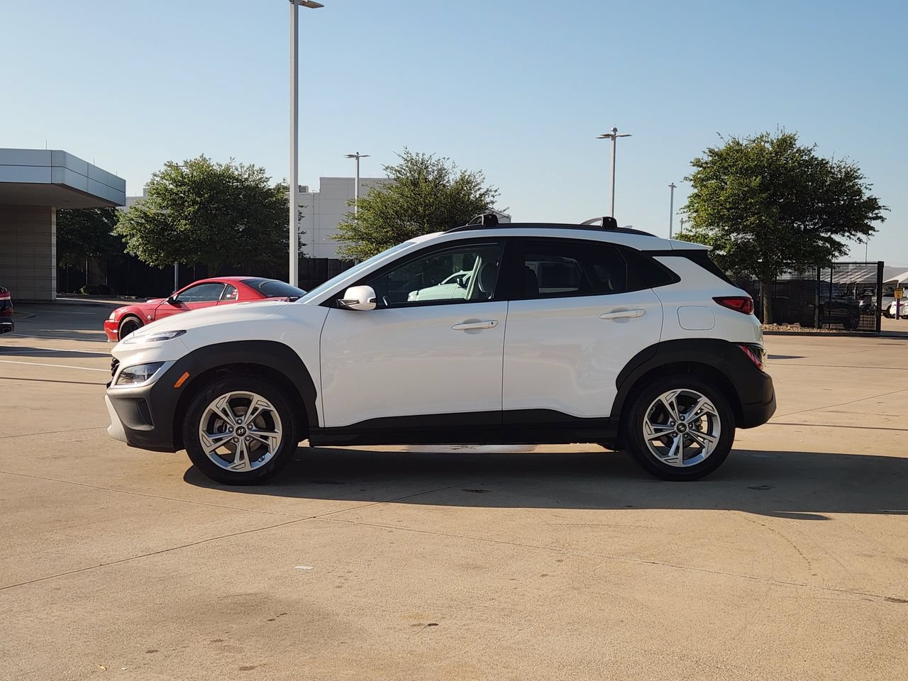 Used 2023 Hyundai Kona SEL w/ Convenience Package FWD image 4