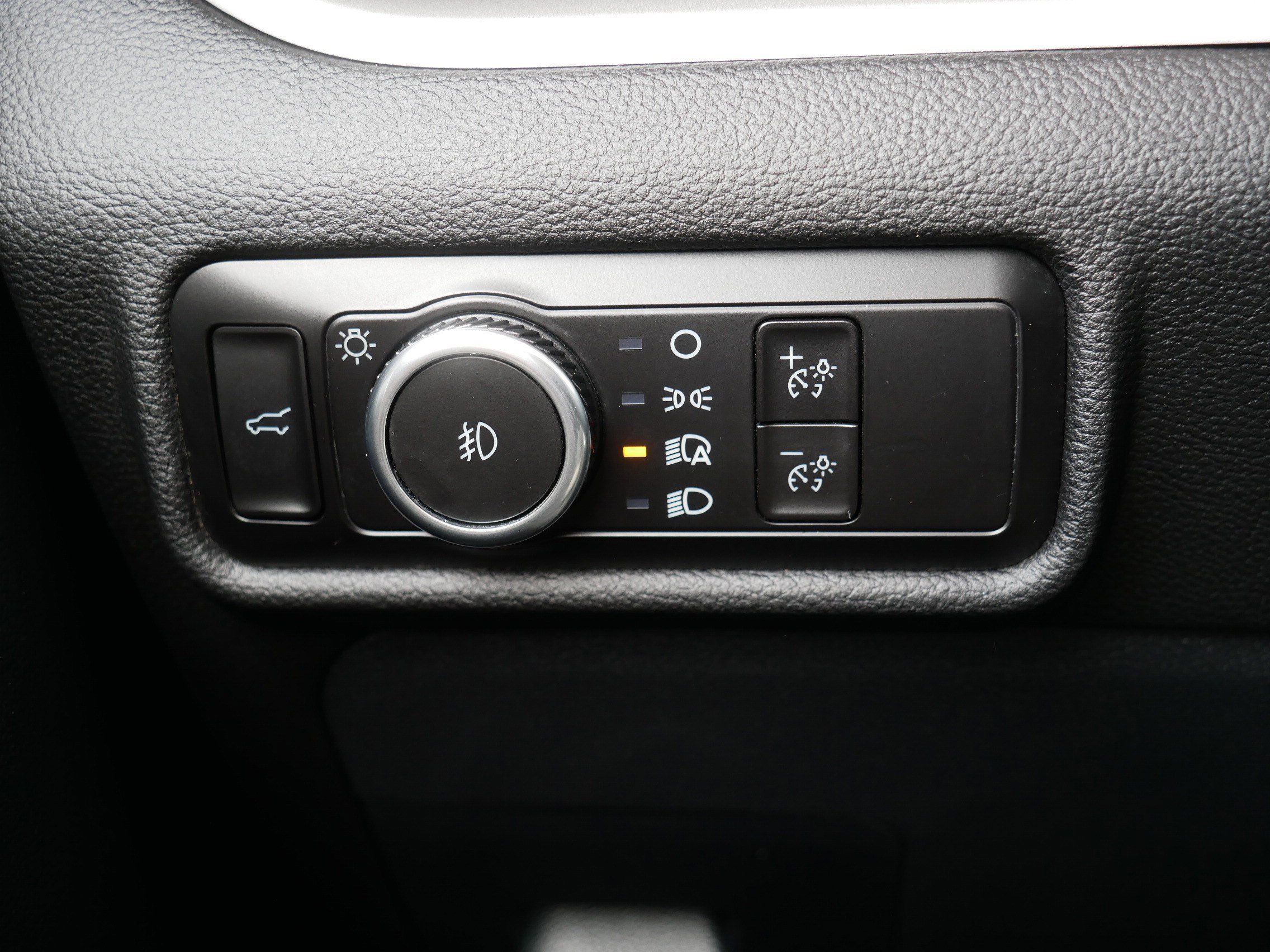 Used 2023 Ford Explorer XLT w/ Equipment Group 202A image 26