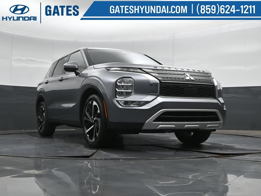 Used 2023 Mitsubishi Outlander SE FWD image 44
