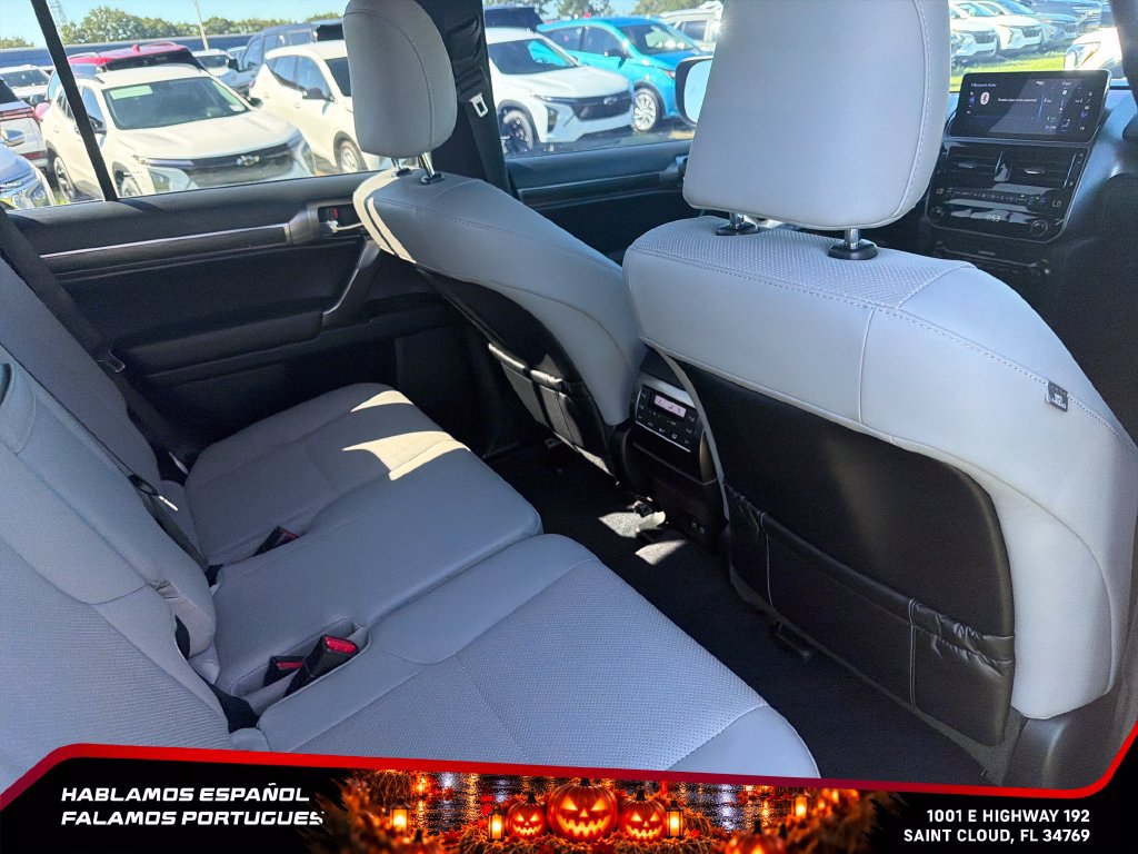 Used 2023 Lexus GX 460 w/ Black Line Special Edition AWD/4WD image 29