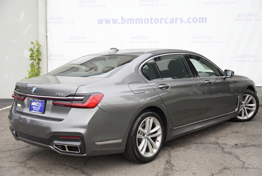 Used 2016 BMW 750i xDrive AWD/4WD image 3