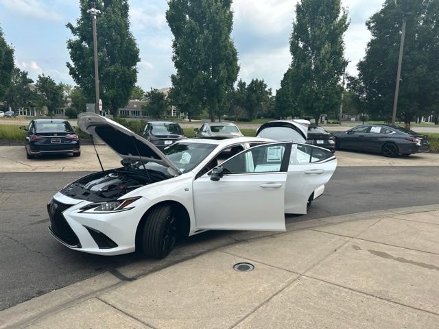 Used 2025 Lexus ES 350 F Sport FWD image 11