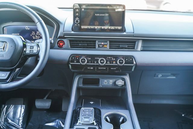 Used 2025 Honda Pilot Black Edition image 14