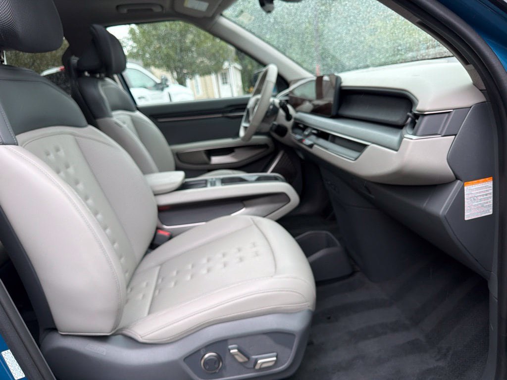 Certified 2024 Kia EV9 Wind AWD/4WD image 27
