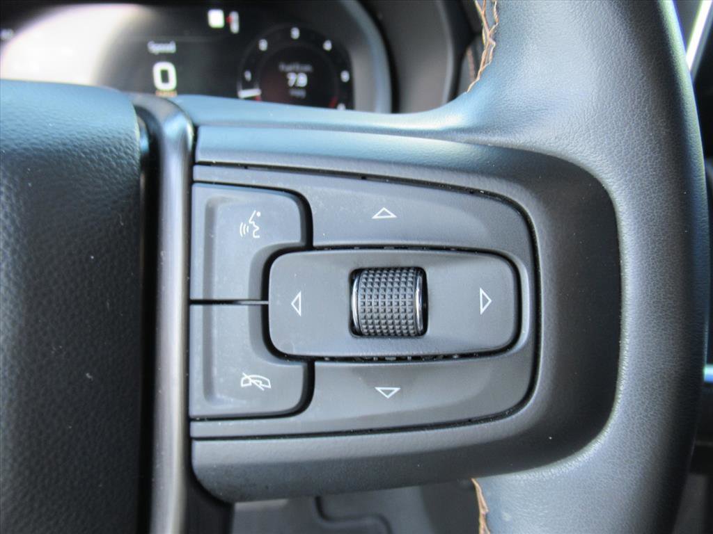 Used 2023 GMC Yukon AT4 image 25