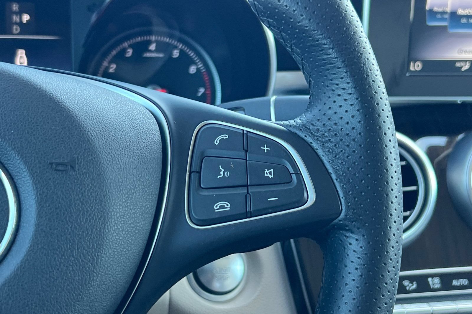 Used 2019 Mercedes-Benz GLC 300 image 29