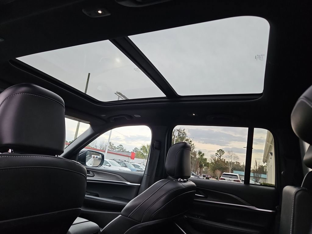 Used 2024 Jeep Grand Cherokee Limited 4xe image 23