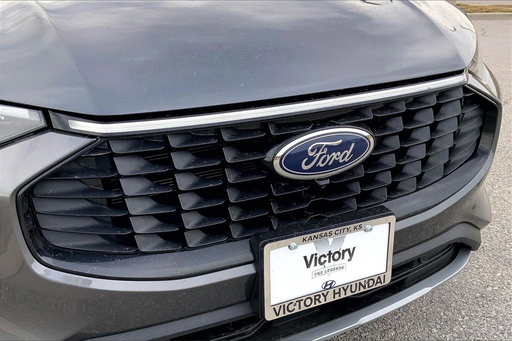 Used 2023 Ford Escape Platinum image 23