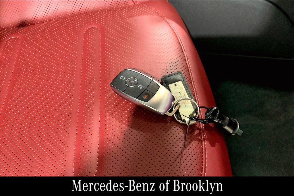 Used 2025 Mercedes-Benz G 550 image 16