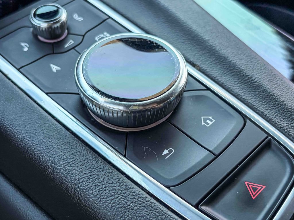 Certified 2022 Cadillac Escalade Sport AWD/4WD image 30