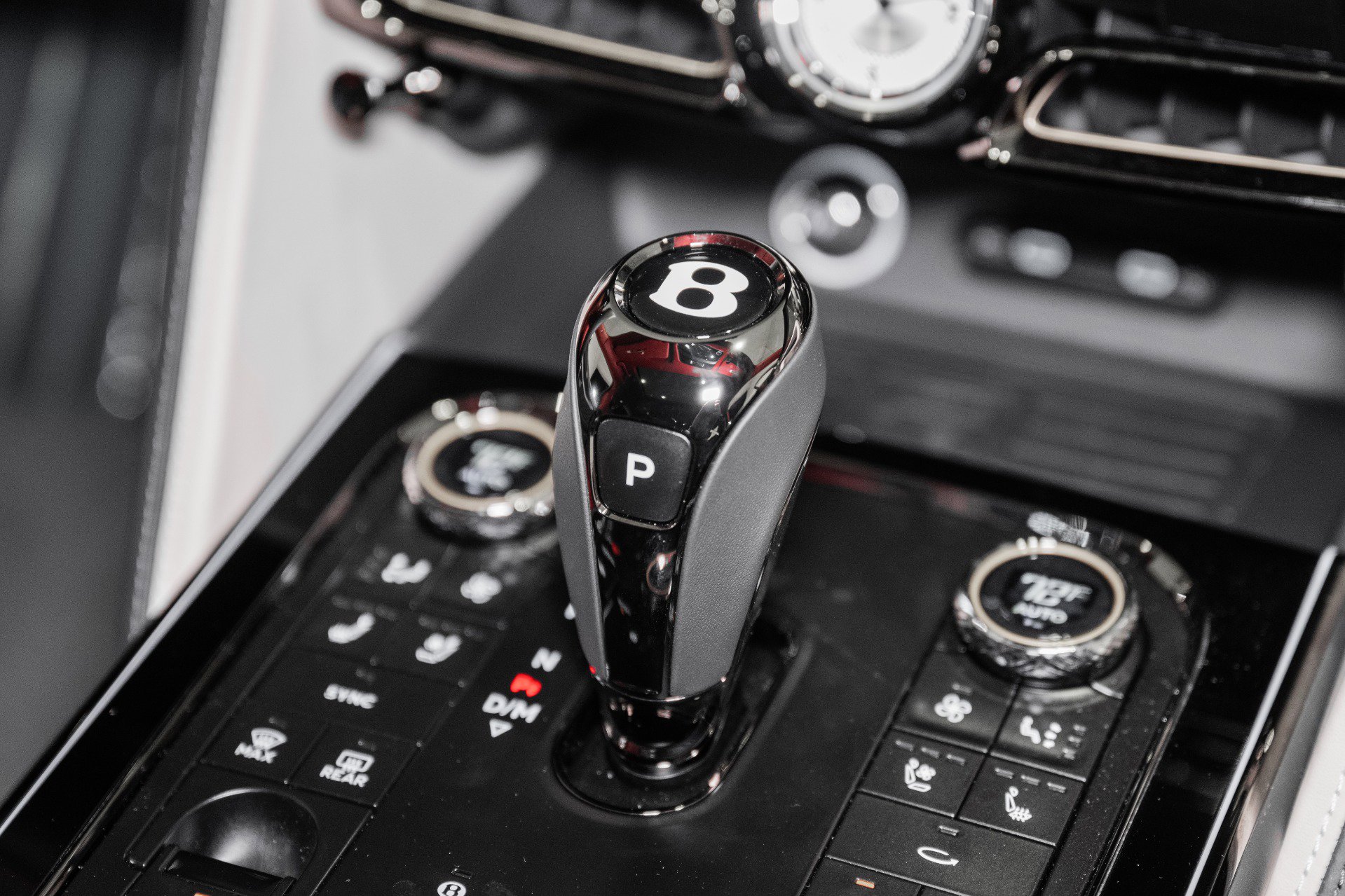 New 2026 Bentley Flying Spur Plug-In Hybrid AWD/4WD image 44