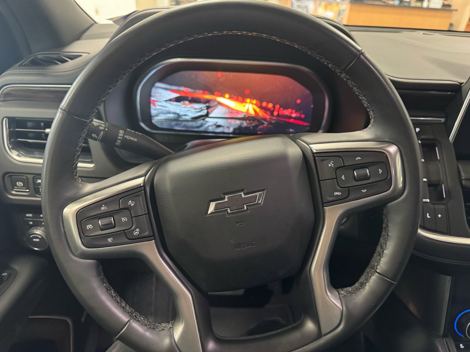 Used 2023 Chevrolet Suburban Z71 w/ Luxury Package AWD/4WD image 21