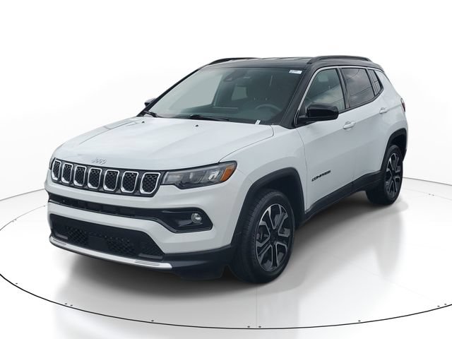 Used 2024 Jeep Compass Limited AWD/4WD image 2