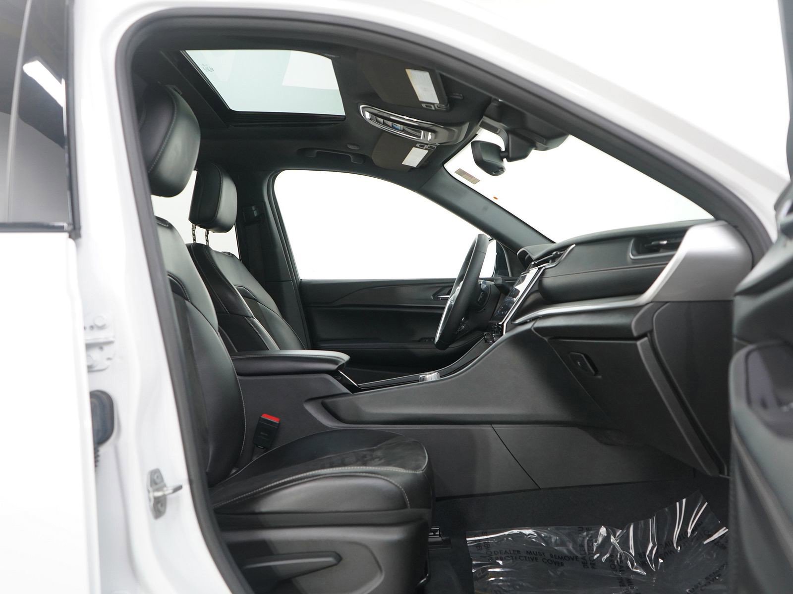 Used 2023 Jeep Grand Cherokee Altitude image 12