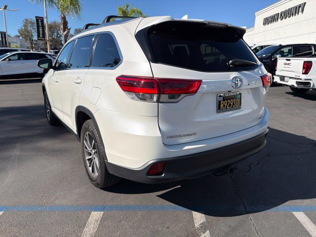 Used 2019 Toyota Highlander XLE FWD image 4