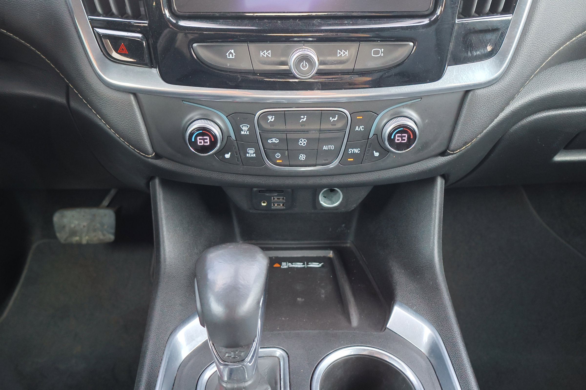 Used 2022 Chevrolet Traverse LT w/ LT Premium Package image 31