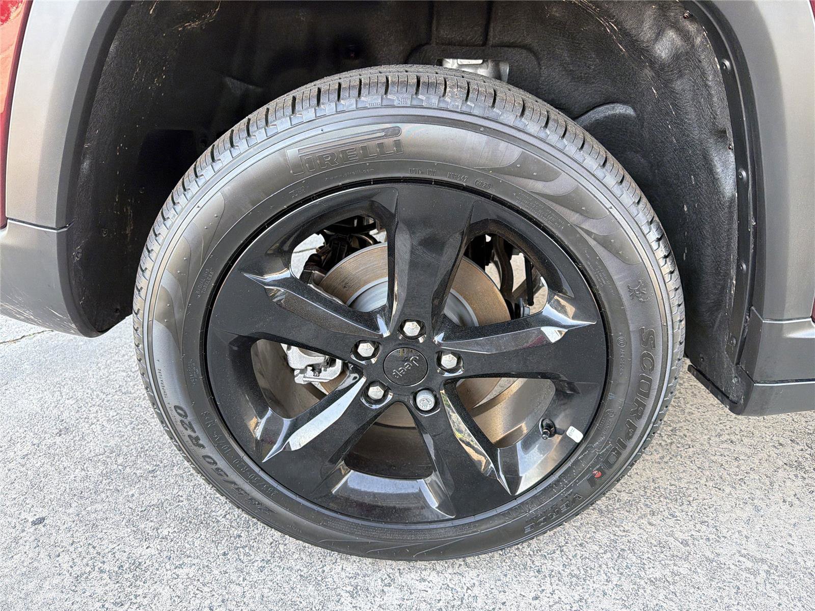 New 2025 Jeep Grand Cherokee Limited w/ Black Appearance Package image 14