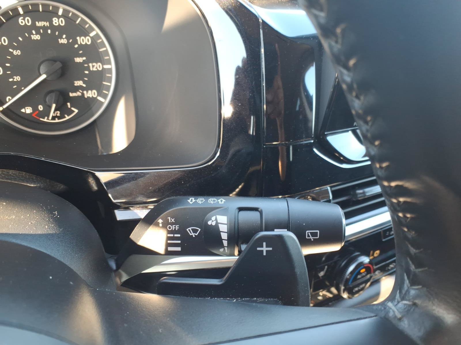 Used 2025 Nissan Pathfinder SV FWD image 25