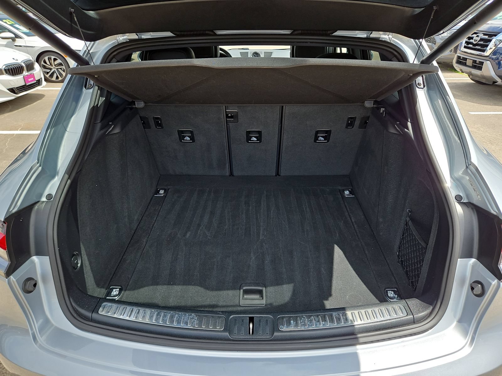 Used 2024 Porsche Macan AWD/4WD image 17