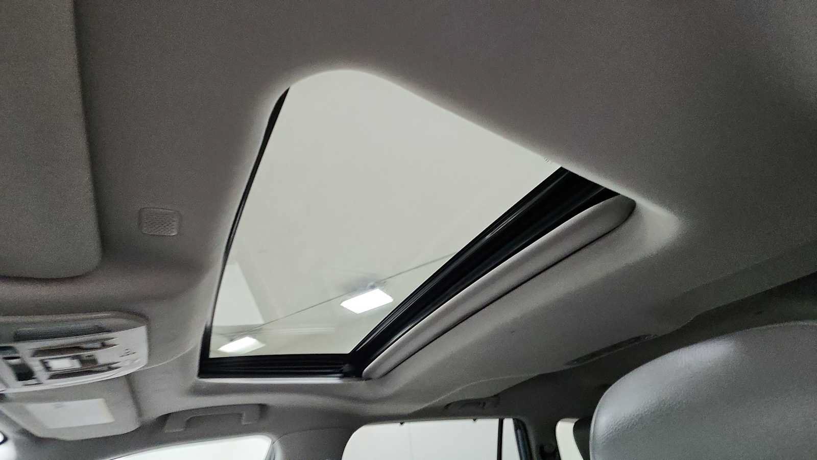 Certified 2022 Toyota Highlander XLE AWD/4WD image 24