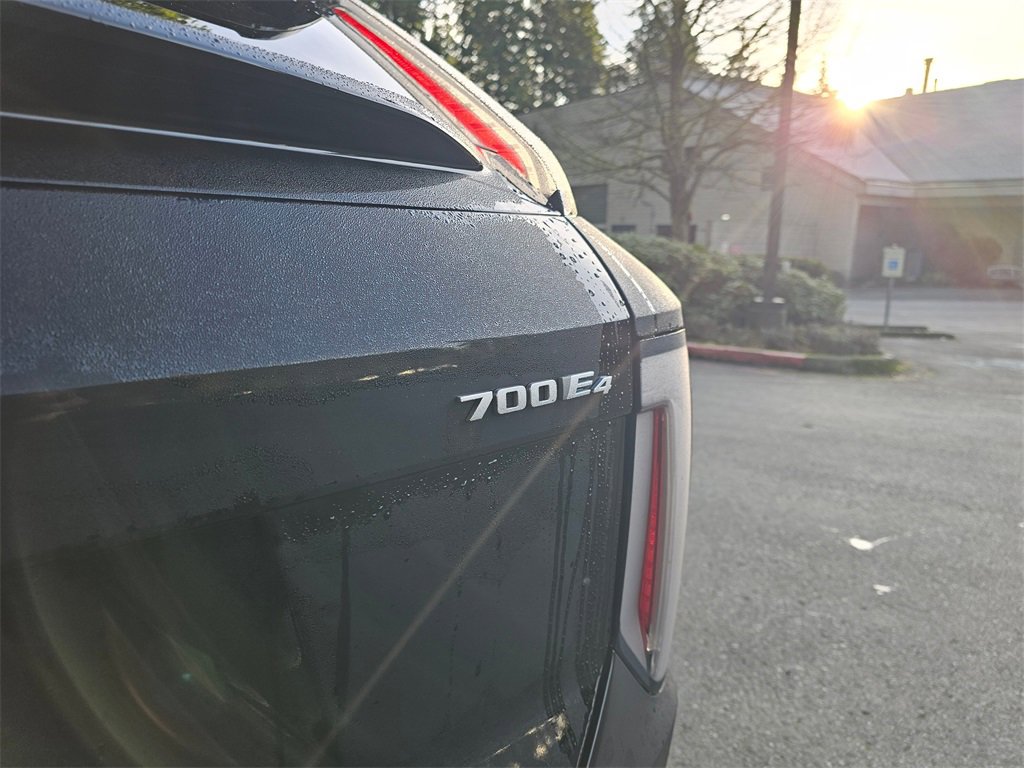 New 2026 Cadillac Optiq Luxury 1 image 14