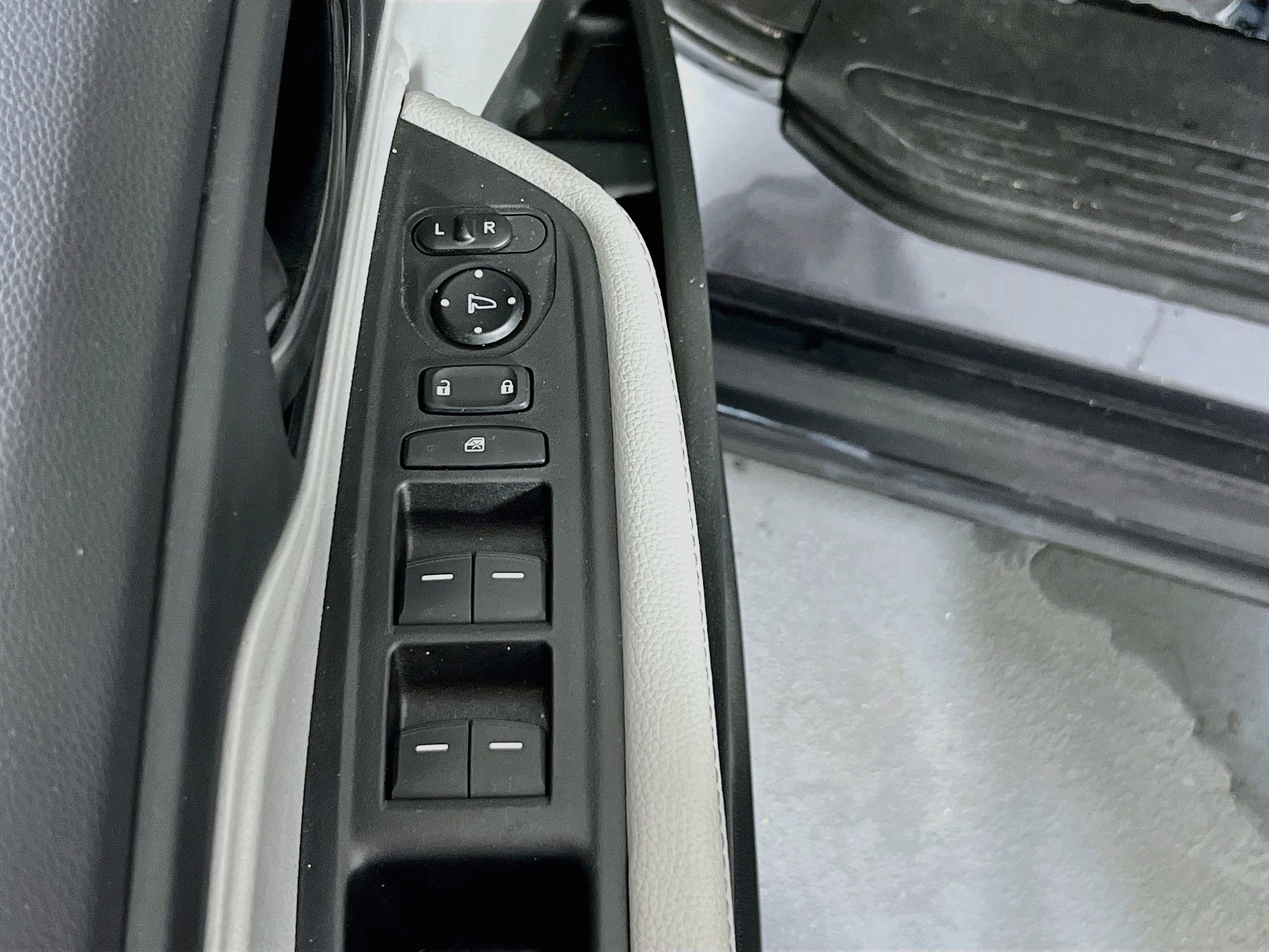 Used 2023 Honda Odyssey EX-L image 17