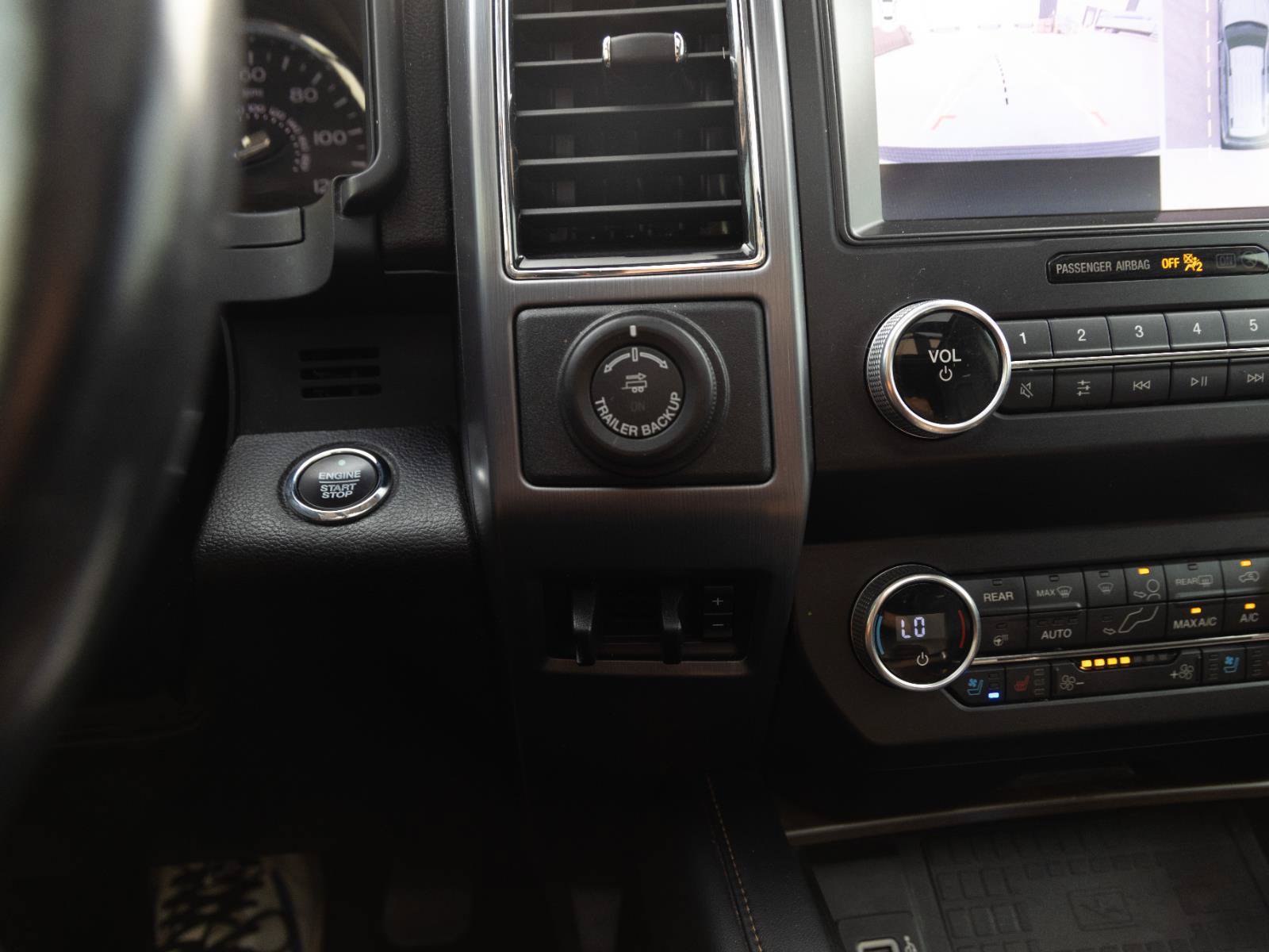 Used 2019 Ford Expedition Max Platinum AWD/4WD image 30