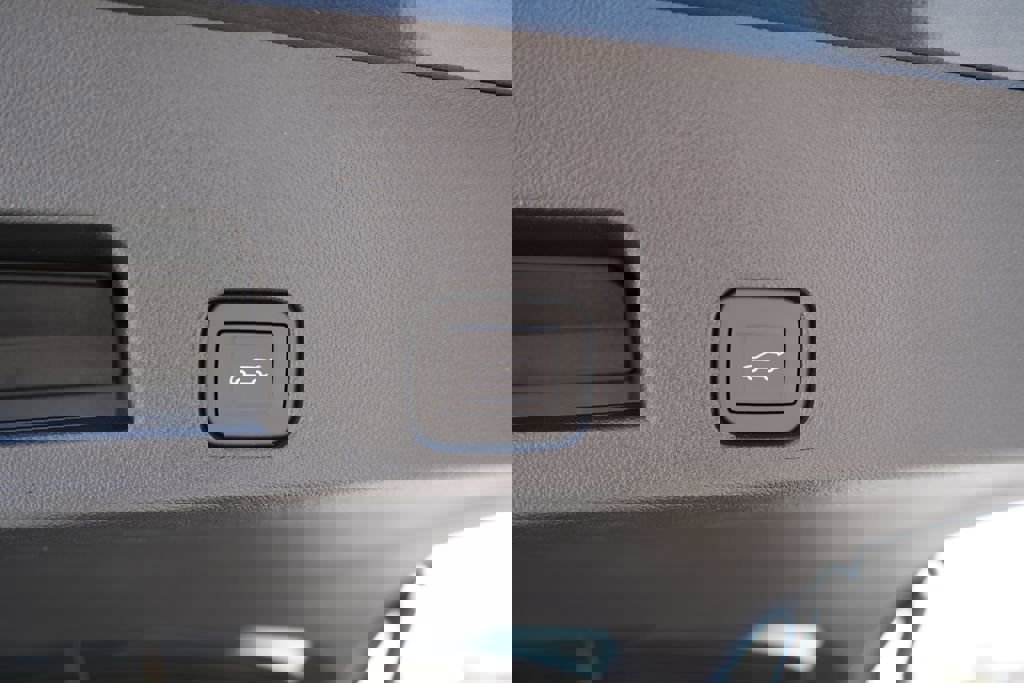 New 2026 Chevrolet Traverse LT w/ LPO, Floor Liner Package image 26