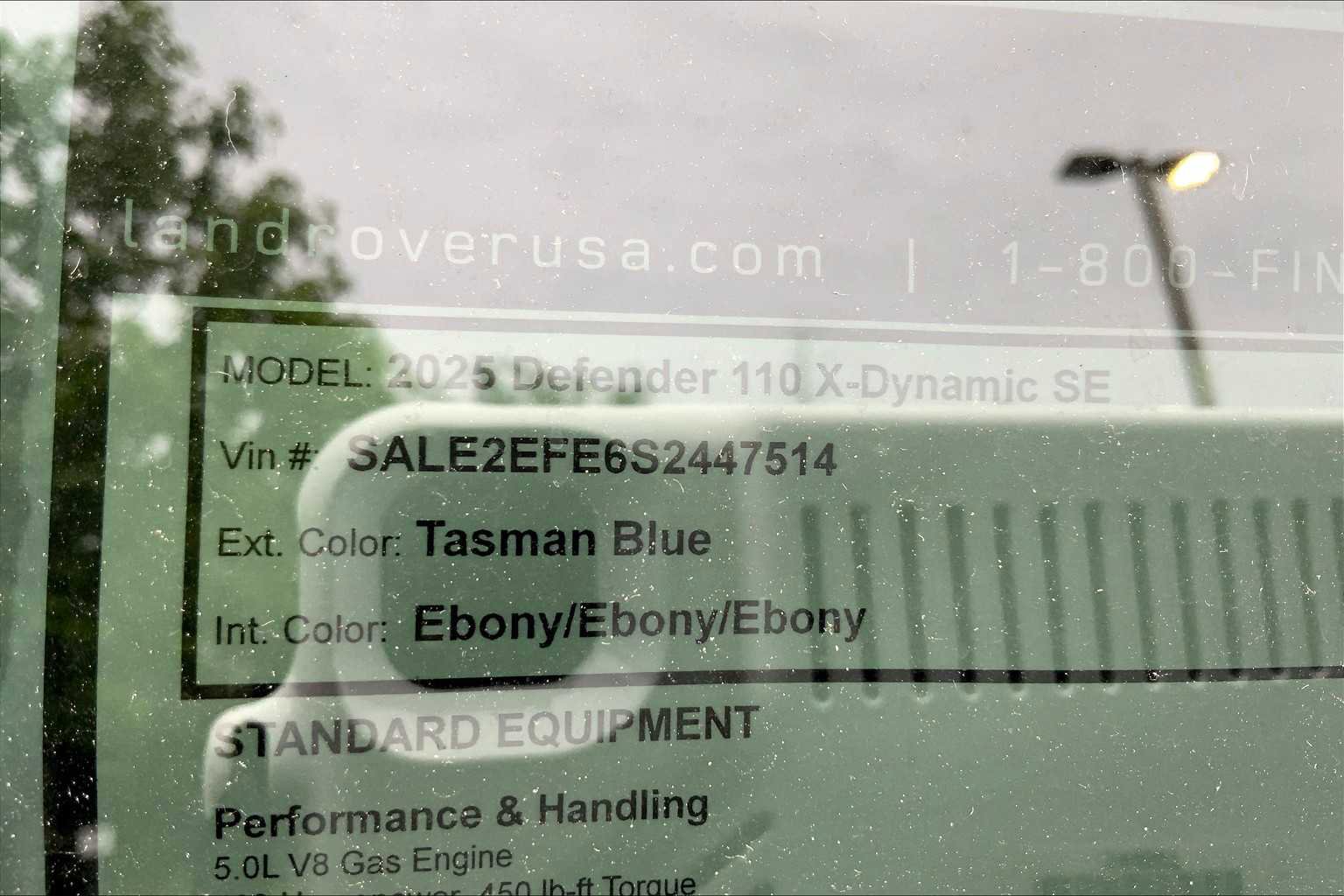 New 2025 Land Rover Defender 110 X-Dynamic SE image 6