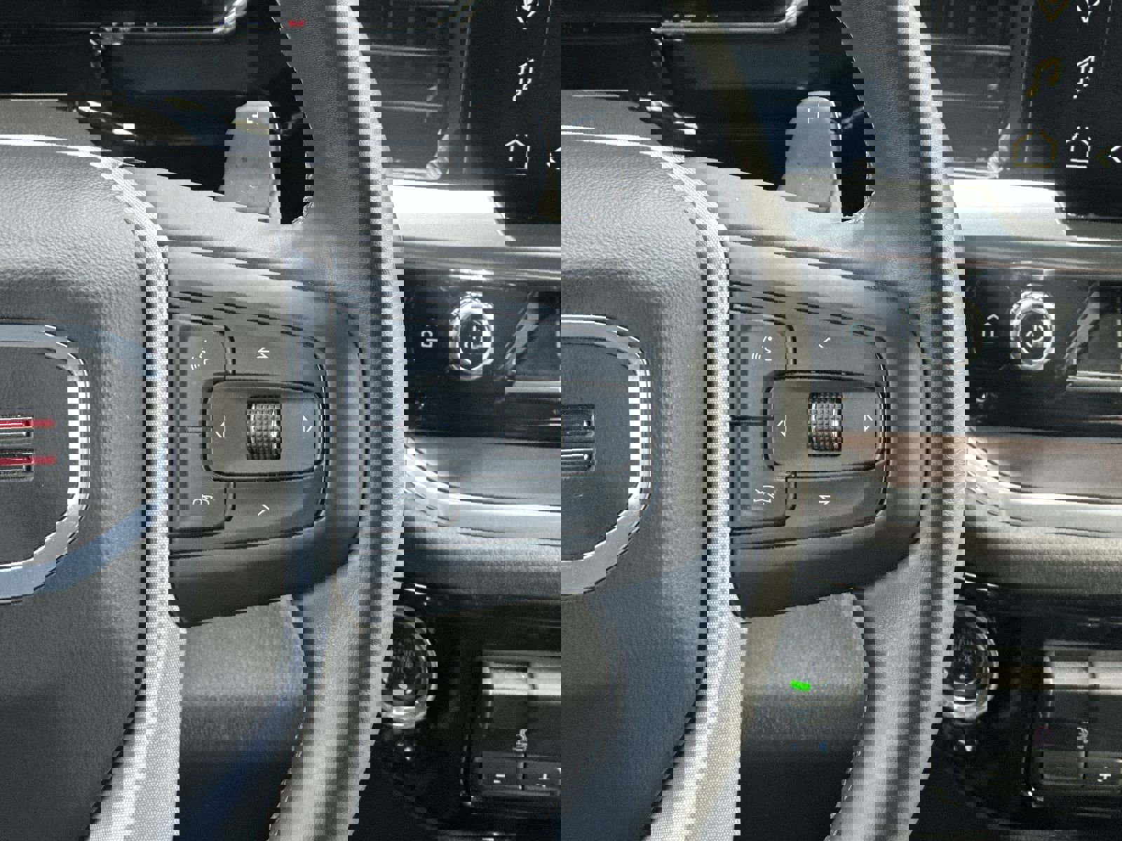 Used 2025 GMC Sierra 1500 SLT w/ SLT Premium Plus Package image 21