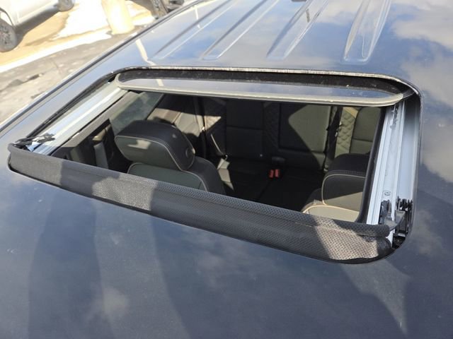 New 2026 GMC Canyon Denali w/ LPO, Denali Black Edition image 3