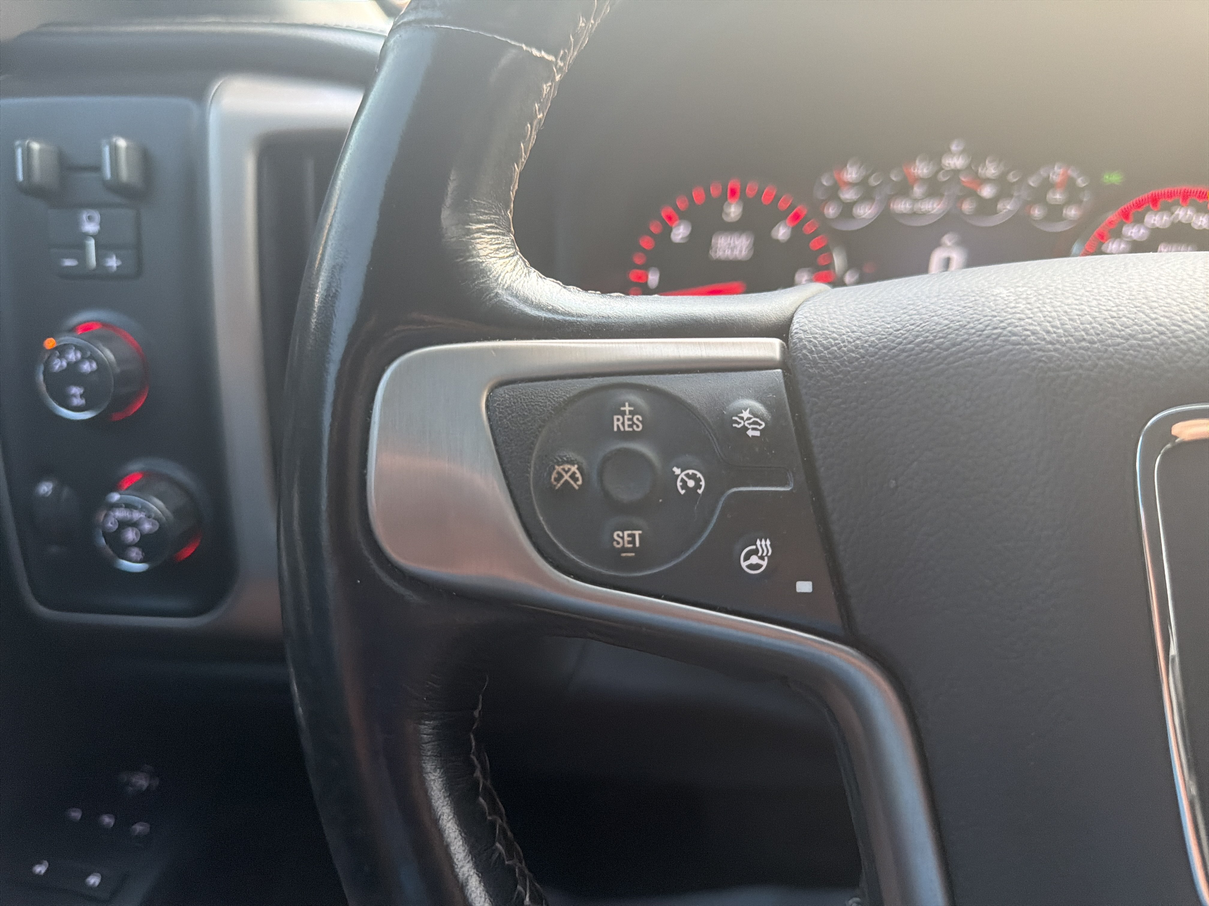 Used 2016 GMC Sierra 2500 Denali w/ Driver Alert Package AWD/4WD image 18