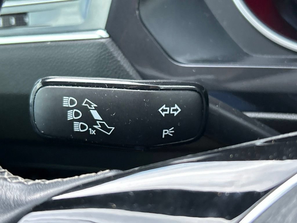 Used 2021 Volkswagen Tiguan SE R-Line FWD image 29