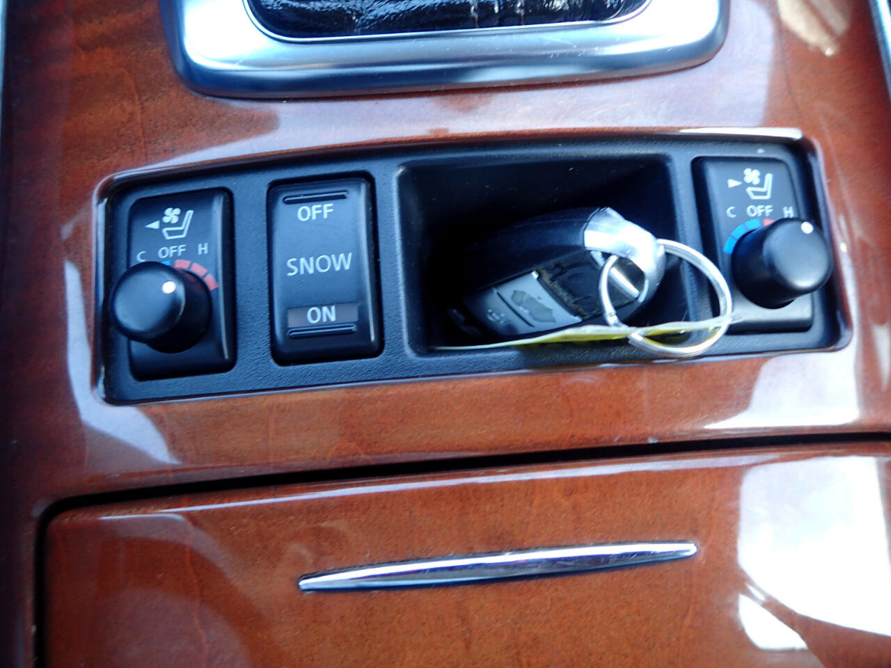 Used 2009 INFINITI FX35 AWD w/ Navigation Pkg image 24