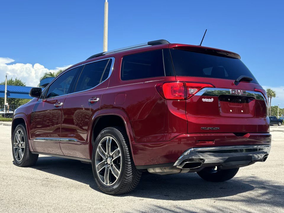 Used 2018 GMC Acadia Denali w/ Technology Package FWD image 6