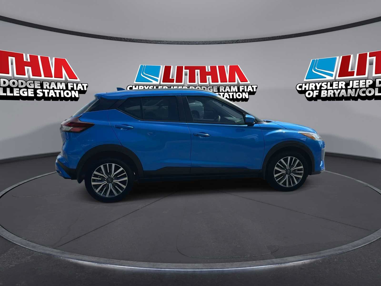Used 2024 Nissan Kicks SV FWD image 9