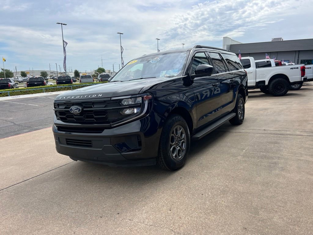 Used 2025 Ford Expedition Max Active RWD image 5